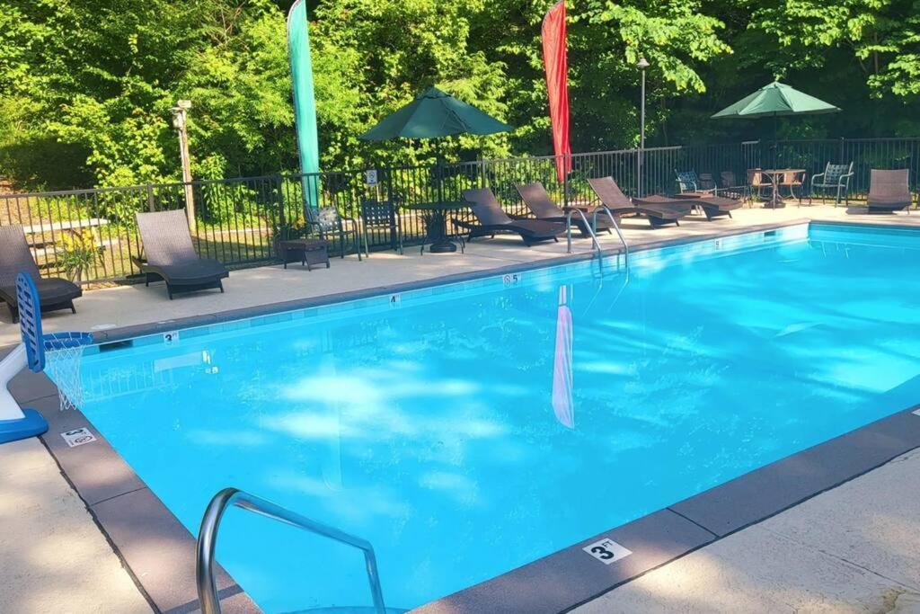 Luxe Retreat - June Sale! - Easy Drive - Xl Swim Spa - Award Winning! Sevierville Εξωτερικό φωτογραφία