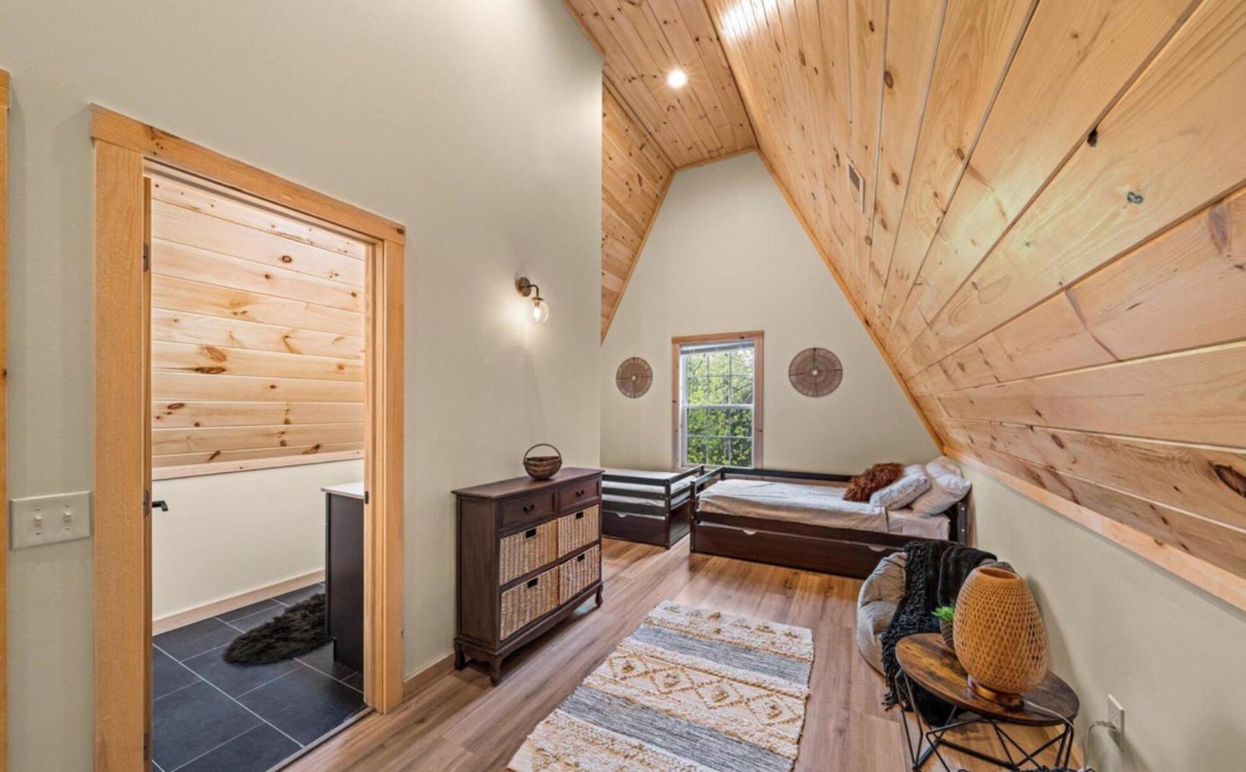 Luxe Retreat - June Sale! - Easy Drive - Xl Swim Spa - Award Winning! Sevierville Εξωτερικό φωτογραφία
